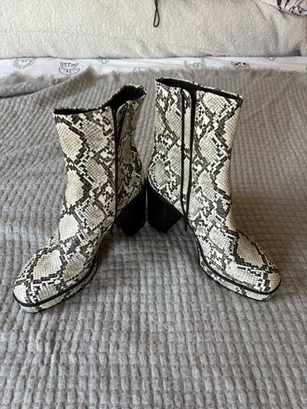 AQUA Women's Nessa Snakeprint Platform Booties Sz 9